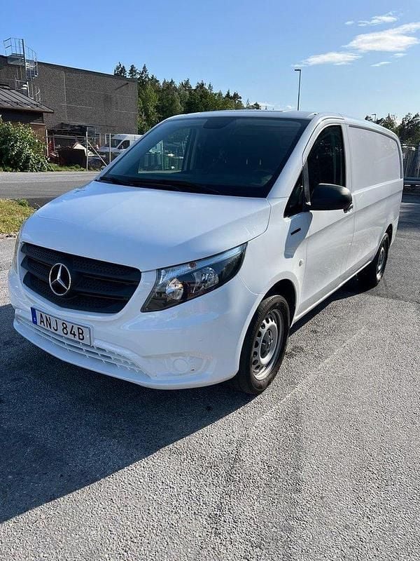 Vit Begagnad 2020 Mercedes e-Vito Minibuss | 150 000 kr (Marknadspris) - Bild 1/4