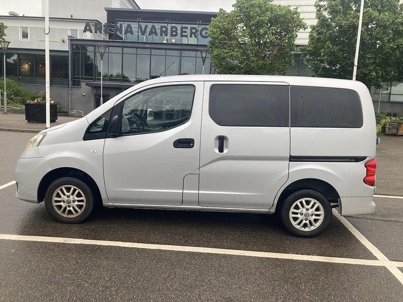 Silver Begagnad 2011 Nissan NV200 Van | 38 000 kr (Bra pris) - Bild 1/4