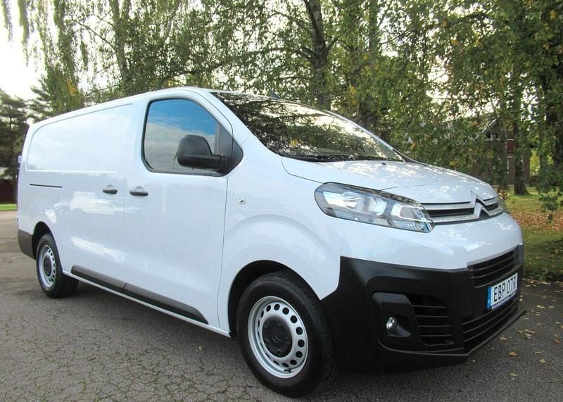 Vit Begagnad 2022 Citroën Jumpy Minibuss | 249 000 kr (Lite dyr) - Bild 1/4