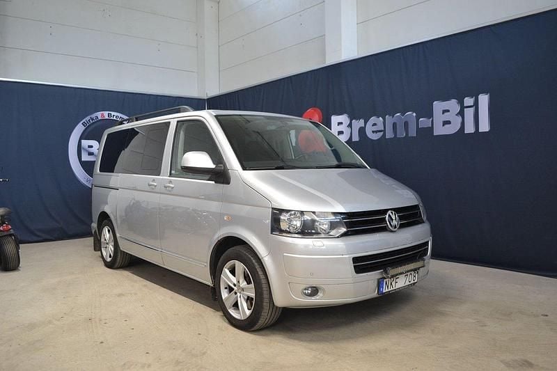 Silver Begagnad 2011 VW Multivan Highline Minibuss | 179 000 kr (Marknadspris) - Bild 1/4