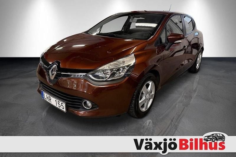 Brun Begagnad 2013 Renault Clio IV Halvkombi | 69 900 kr (Dyr) - Bild 1/4