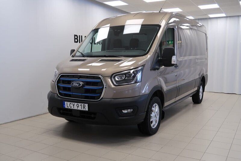 Grå Begagnad 2023 Ford Econoline Trend Van | 499 900 kr - Bild 1/4