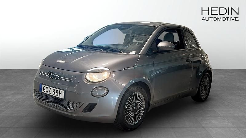 Grå (grey) Begagnad 2022 Fiat 500e Icon Halvkombi | 239 900 kr - Bild 1/4