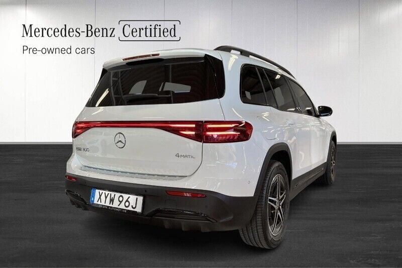 Begagnad Mercedes EQB300 AMG 168 kW (229 HK) 2025 Vit (white) SUV