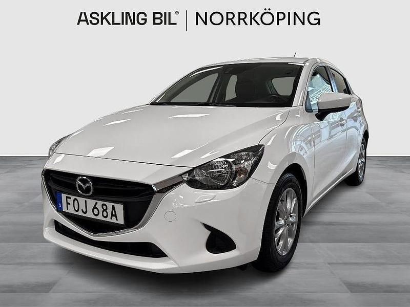 Vit Begagnad 2019 Mazda 2 Halvkombi | 139 900 kr (Bra pris) - Bild 1/4