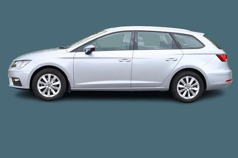 Begagnad Seat Leon ST Style 131 HK (96 kW) 2020 Silver Kombi