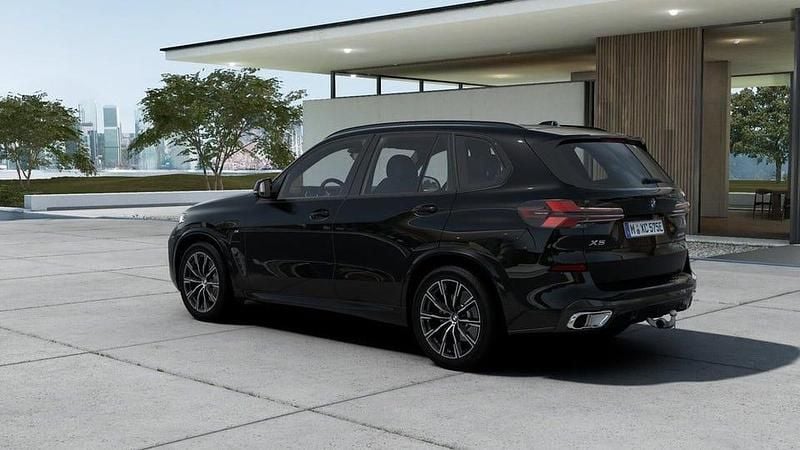 Ny BMW X5 M Sport 490 HK (360 kW) 2025 Safirsvart metallic SUV