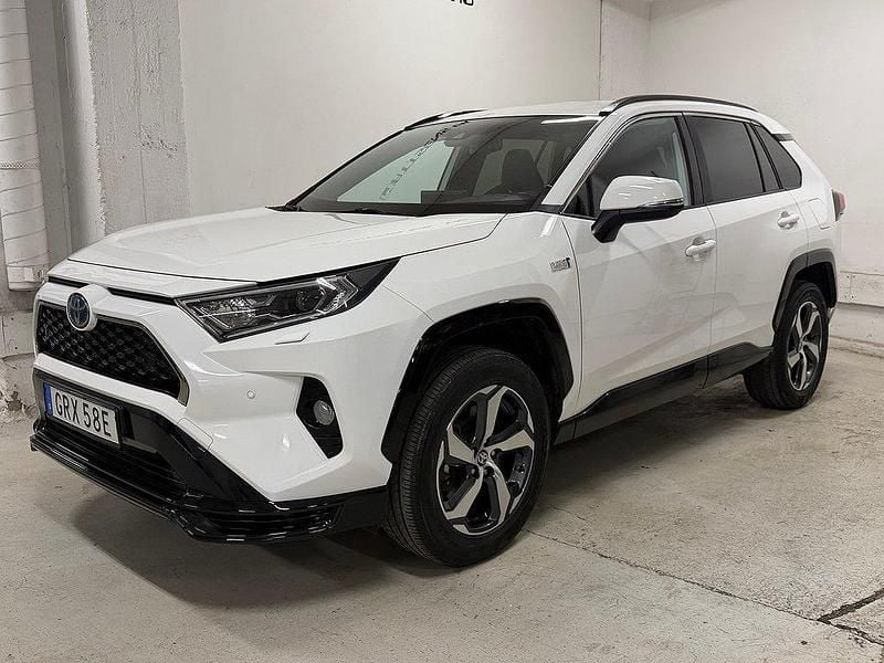 Vit Begagnad 2021 Toyota RAV4 Hybrid Active SUV | 299 900 kr (Marknadspris) - Bild 1/4