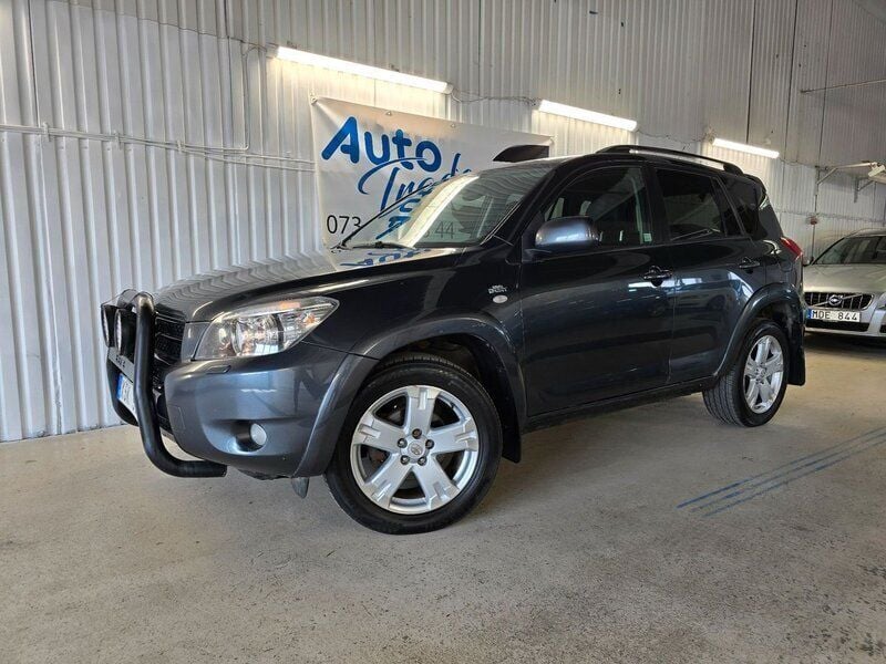 Mörkgrå Begagnad 2006 Toyota RAV4 SUV | 69 900 kr (Lite dyr) - Bild 1/4