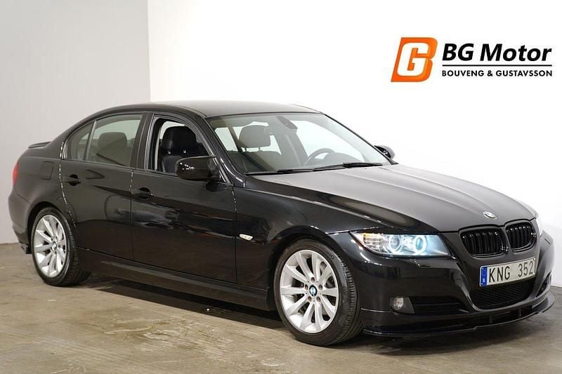 Svart Begagnad 2009 BMW 316 Comfort Edition Sedan | 69 900 kr (Marknadspris) - Bild 1/4