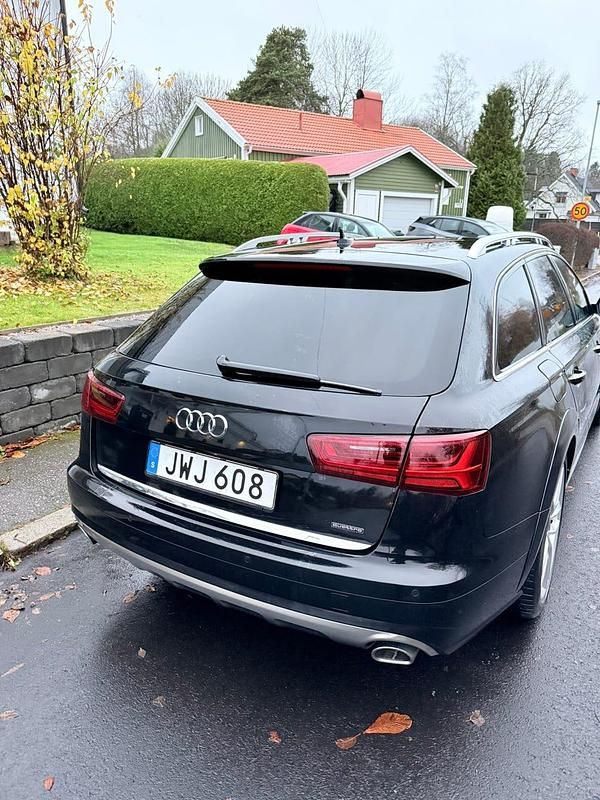Begagnad Audi A6 Allroad 218 HK (160 kW) 2017 Svart metallic Kombi