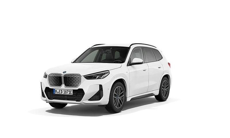 Alpinvit Begagnad 2025 BMW iX1 M Sport SUV | 468 900 kr - Bild 1/4