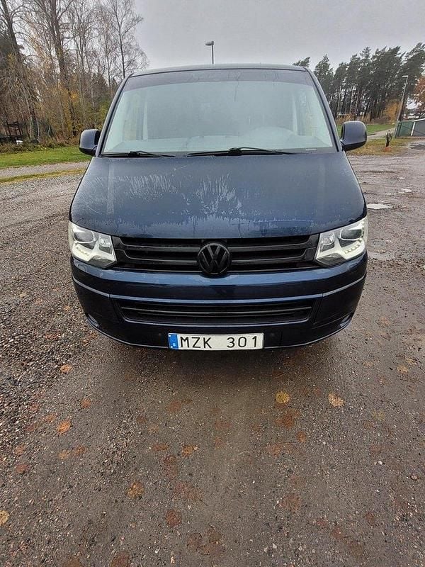 Blå Begagnad 2013 VW T5 Van | 149 000 kr (Marknadspris) - Bild 1/4