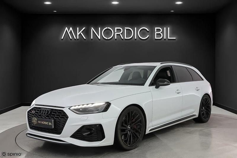Vit Begagnad 2020 Audi RS4 Kombi | 719 000 kr (Lite dyr) - Bild 1/4