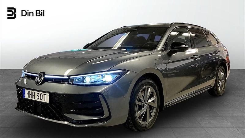 Begagnad VW Passat R-line 177 HK (130 kW) 2025 Diabase grey metallic Kombi
