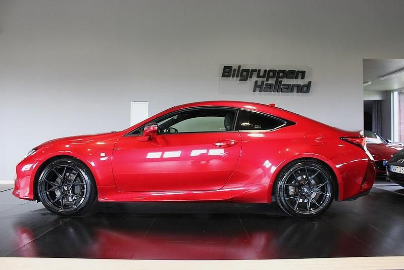 Begagnad Lexus RC300h Sport Line 223 HK (164 kW) 2019 Röd Sportkupé