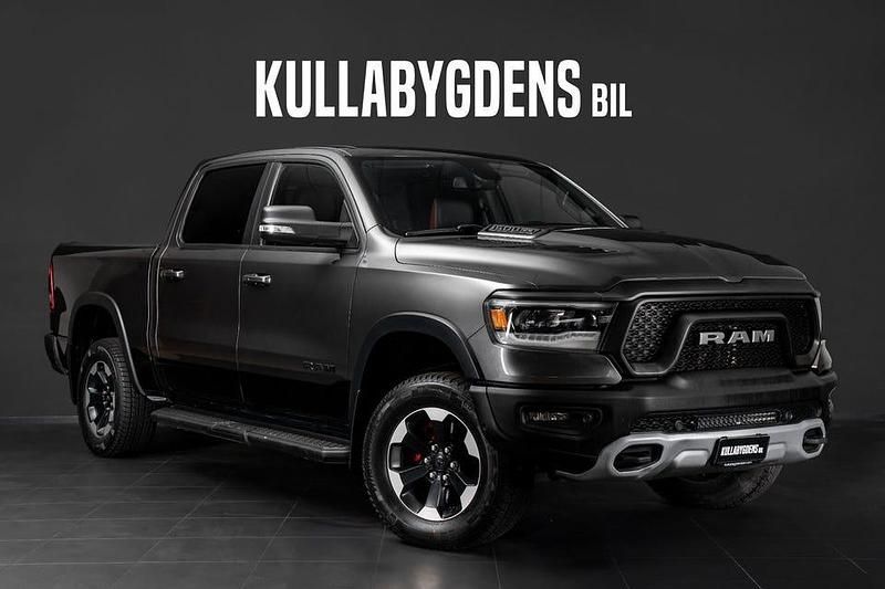 Begagnad Dodge Ram 394 HK (289 kW) 2019 Grå metallic Pickup