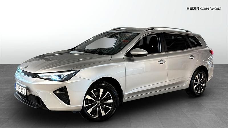 Grå Begagnad 2022 MG MG5 EV Comfort Kombi | 189 900 kr (Marknadspris) - Bild 1/4