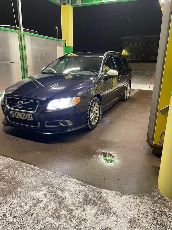 Begagnad 2011 Volvo V70 Kombi | 110 000 kr (Lite dyr) - Bild 1/4