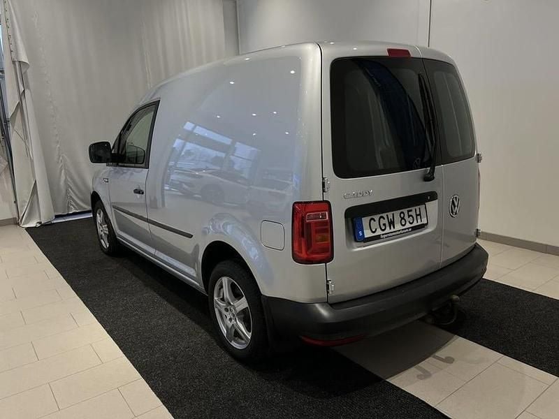 Begagnad VW Caddy S 103 HK (75 kW) 2019 Silver Minibuss