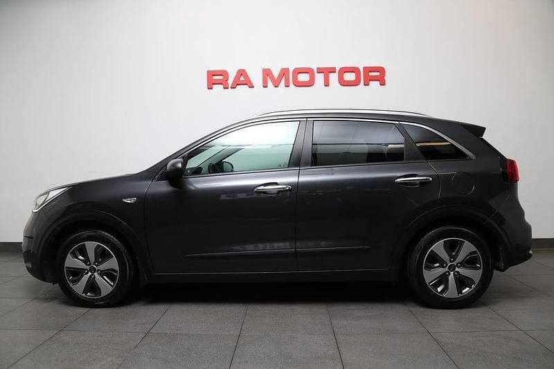 Begagnad Kia Niro Advance 141 HK (103 kW) 2017 Grå (platinum graphite metallic) SUV