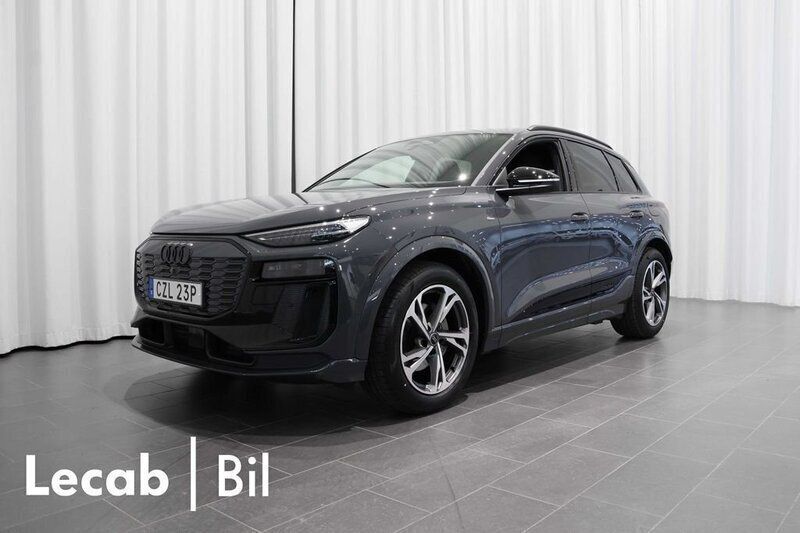 Grå (magnetgrå) Ny 2025 Audi Q6 e-tron Design SUV | 987 200 kr (Marknadspris) - Bild 1/4