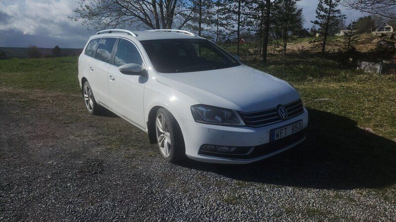 Vit Begagnad 2012 VW Passat Kombi | 51 000 kr - Bild 1/4
