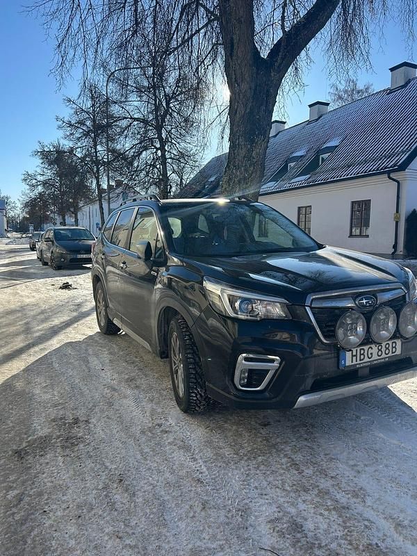 Begagnad Subaru Forester 150 HK (110 kW) 2020 Metallic svart SUV