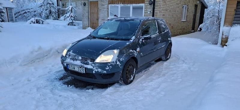Begagnad Ford Fiesta 60 HK (44 kW) 2003 Halvkombi