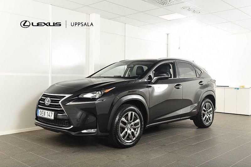 Svart Begagnad 2016 Lexus NX300h SUV | 218 900 kr (Marknadspris) - Bild 1/4
