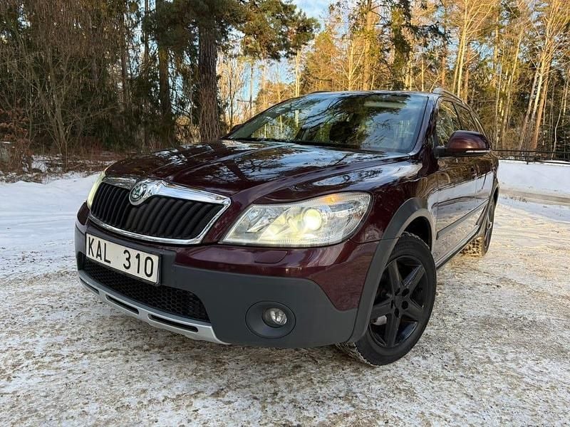 Begagnad Skoda Octavia Scout 160 HK (117 kW) 2010 Kombi