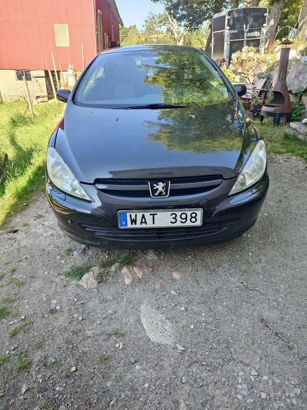 Svart Begagnad 2004 Peugeot 307 CC Cab | 15 000 kr (Superpris) - Bild 1/4