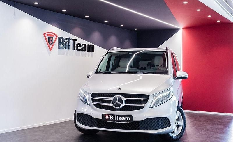 Silver Begagnad 2019 Mercedes V250 Minibuss | 449 900 kr (Superpris) - Bild 1/4