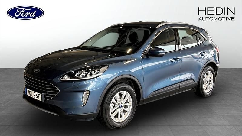 Blå (blue) Begagnad 2022 Ford Kuga Titanium SUV | 259 900 kr (Marknadspris) - Bild 1/4