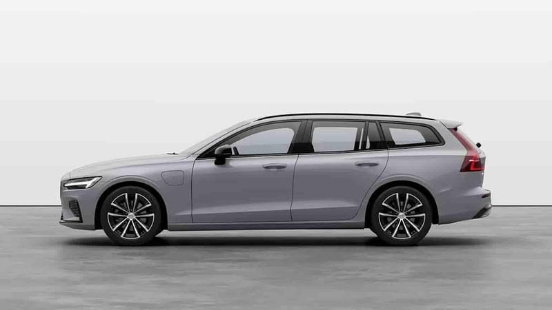 Grå Ny 2026 Volvo V60 Kombi | 570 200 kr (Dyr) - Bild 1/1