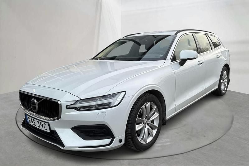 Vit Begagnad 2023 Volvo V60 Kombi | 299 000 kr (Bra pris) - Bild 1/4
