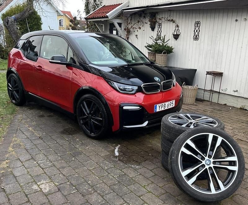 Begagnad 2018 BMW i3 Halvkombi | 170 000 kr (Marknadspris) - Bild 1/4