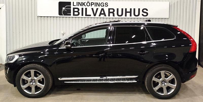Svart Begagnad 2016 Volvo XC60 Summum SUV | 239 900 kr (Lite dyr) - Bild 1/4