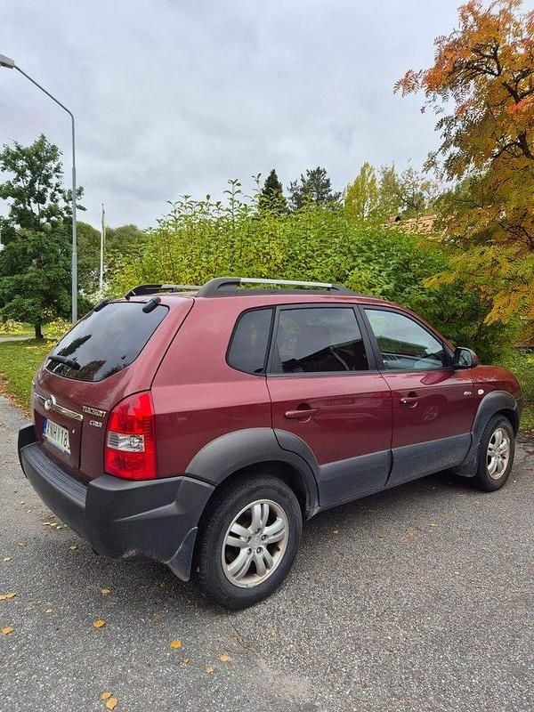 Röd Begagnad 2006 Hyundai Tucson SUV | 32 000 kr (Marknadspris) - Bild 1/4