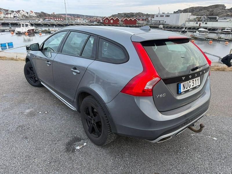 Begagnad Volvo V60 CC 150 HK (110 kW) 2016 Kombi
