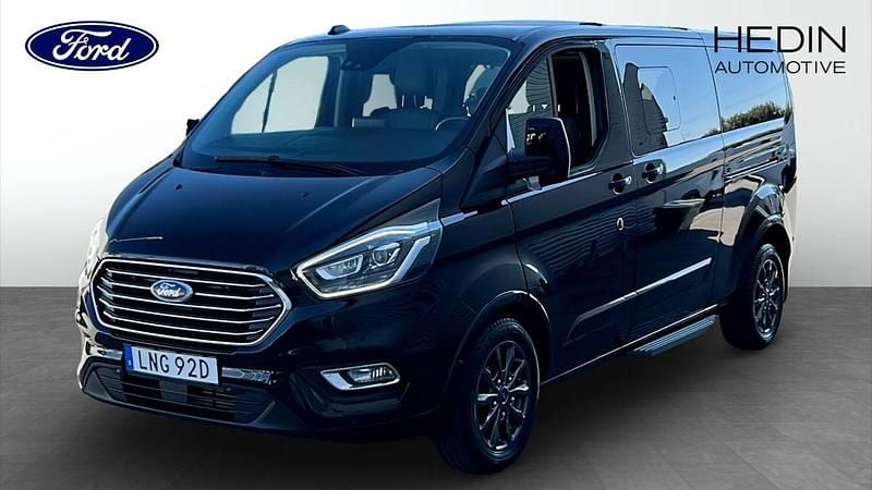 Svart (white) Begagnad 2021 Ford Tourneo Custom Titanium Van | 449 000 kr (Marknadspris) - Bild 1/4