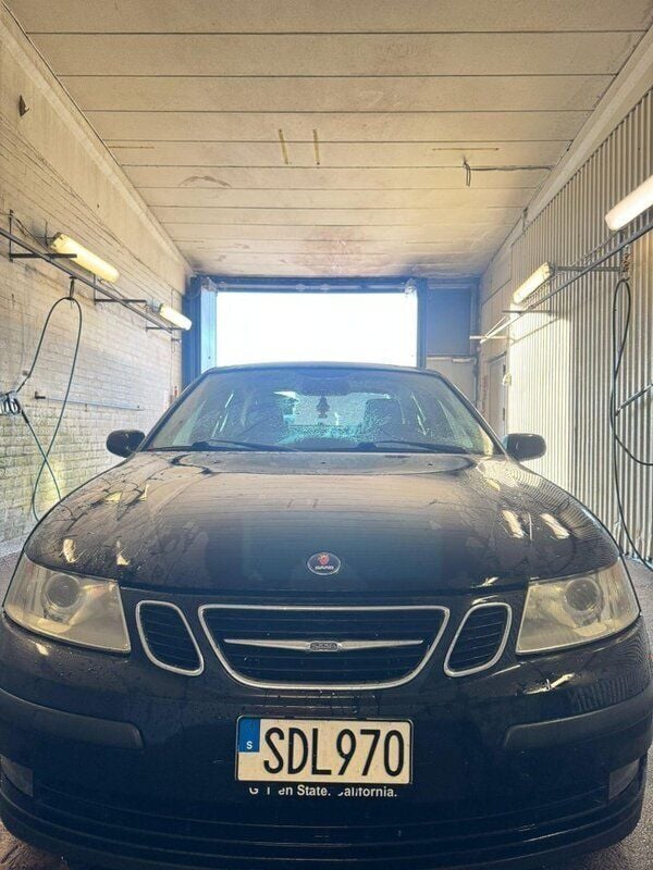 Svart Begagnad 2003 Saab 9-3 Linear Sedan | 30 000 kr (Bra pris) - Bild 1/4