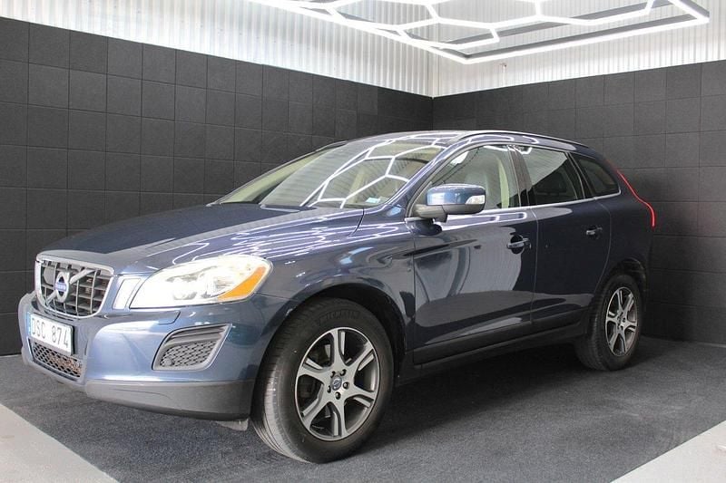 Blå Begagnad 2013 Volvo XC60 Momentum SUV | 94 000 kr (Bra pris) - Bild 1/4