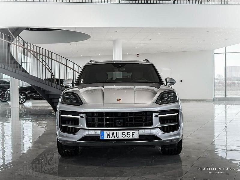 Begagnad Porsche Cayenne 305 HK (224 kW) 2023 Silver SUV