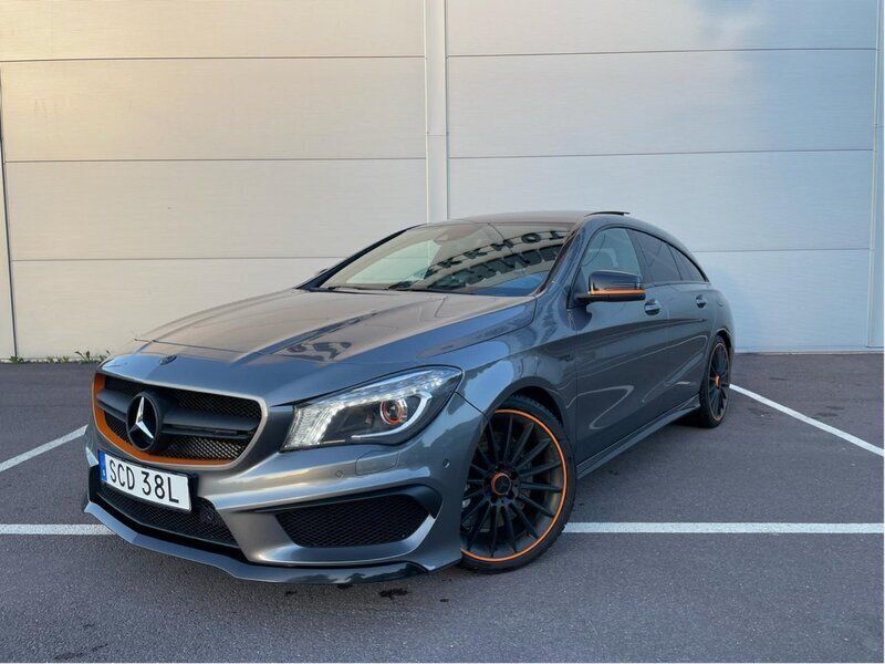 Grå Begagnad 2015 Mercedes CLA45 AMG AMG Kombi | 339 000 kr (Dyr) - Bild 1/4