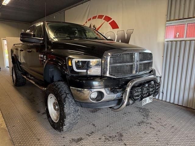 Svart Begagnad 2007 Dodge Ram Pickup | 349 900 kr (Marknadspris) - Bild 1/4