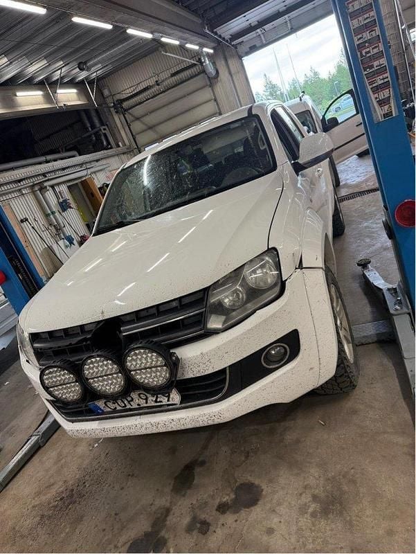 Vit Begagnad 2011 VW Amarok Highline Pickup | 70 000 kr (Superpris) - Bild 1/4