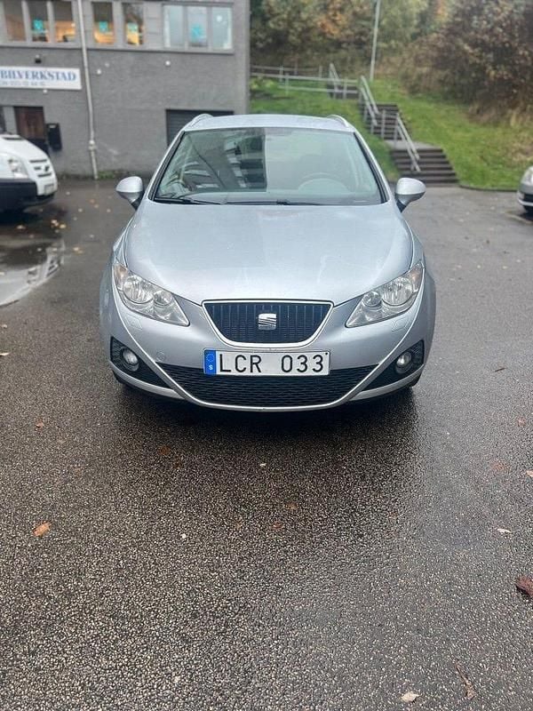 Begagnad Seat Ibiza Style 105 HK (77 kW) 2011 Silver