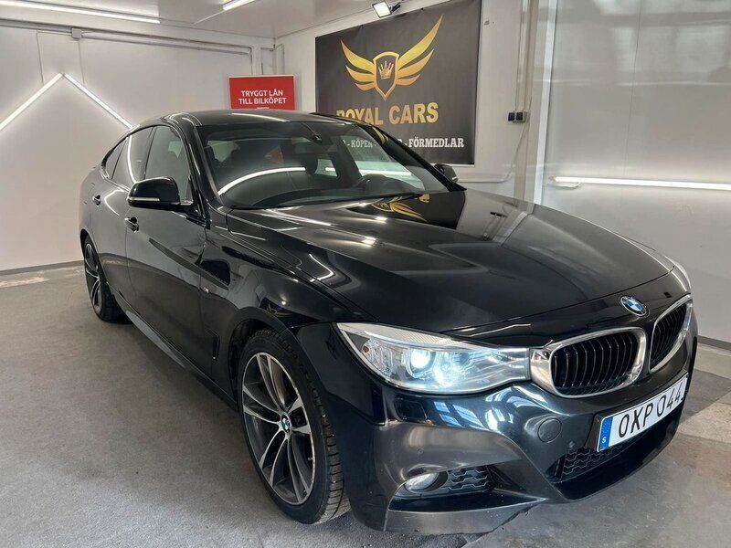 Svart Begagnad 2016 BMW 320 Gran Turismo M Sport Halvkombi | 179 990 kr (Marknadspris) - Bild 1/4