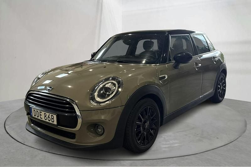 Grå Begagnad 2020 Mini Cooper Pepper Halvkombi | 169 900 kr (Bra pris) - Bild 1/4
